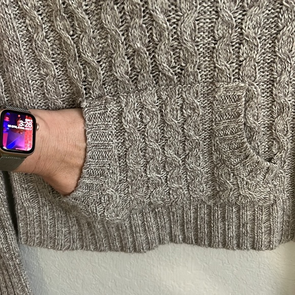 Cable knit hoodie - Picture 2 of 5